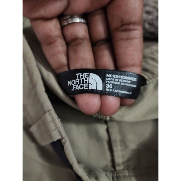 The North Face Men’s Nylon Cargo Hiking Shorts – Size 36 - Picture 4 of 4